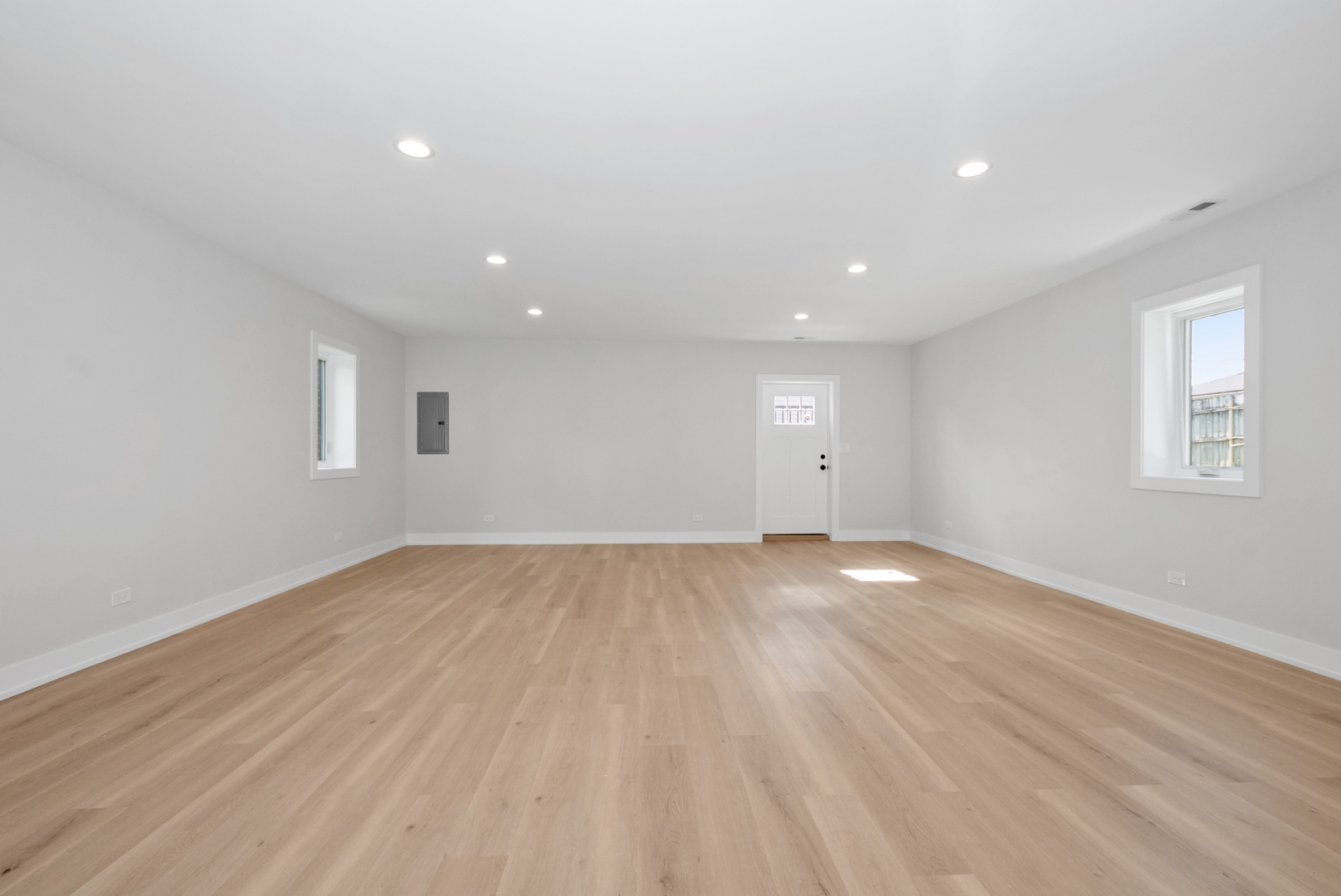 7311 W 58th Street, Summit, IL 60501