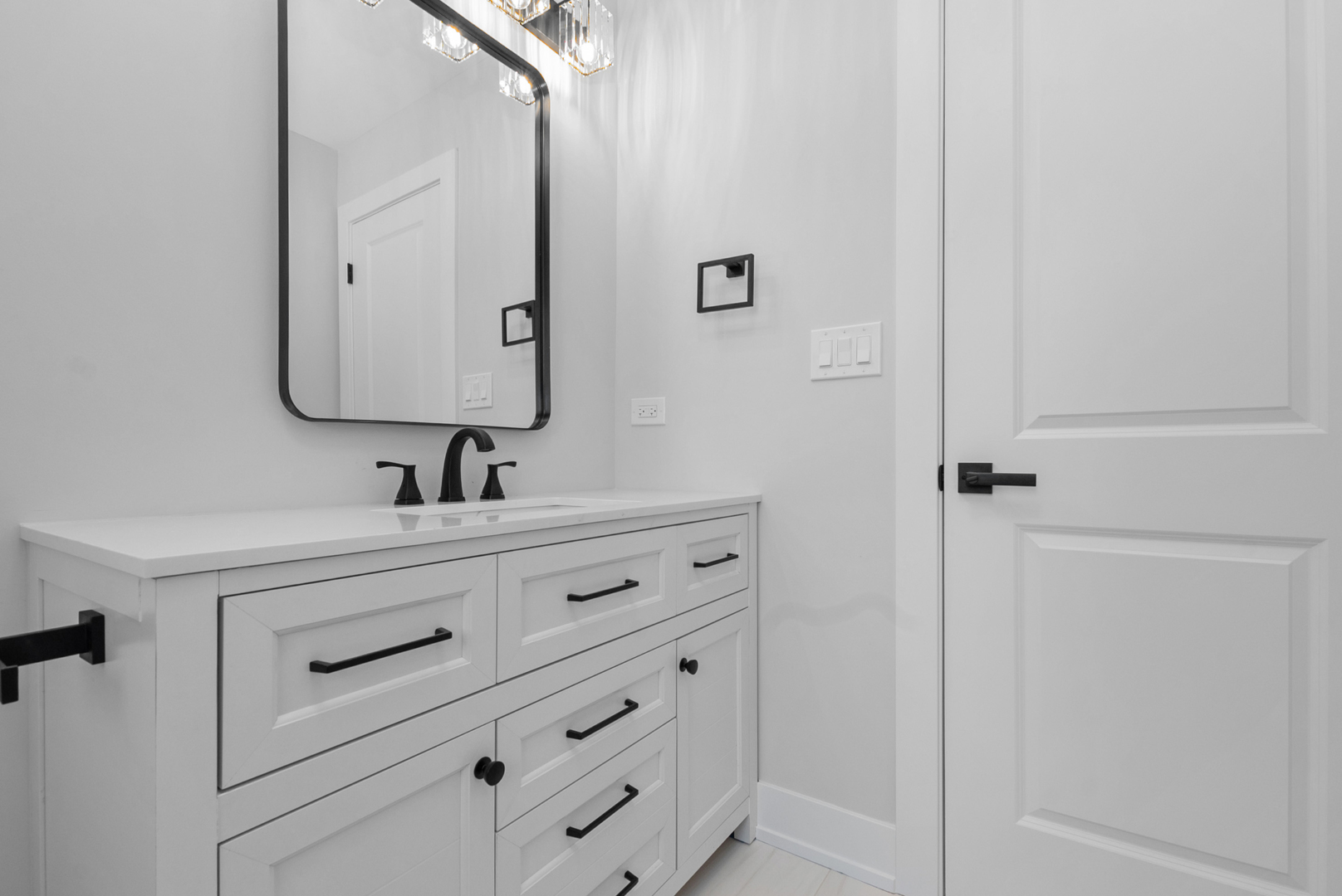 7311 W 58th Street, Summit, IL 60501