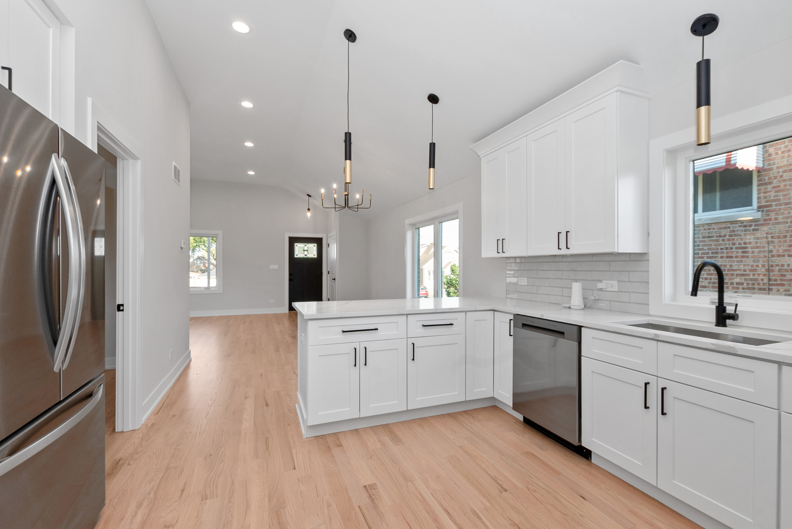 7311 W 58th Street, Summit, IL 60501