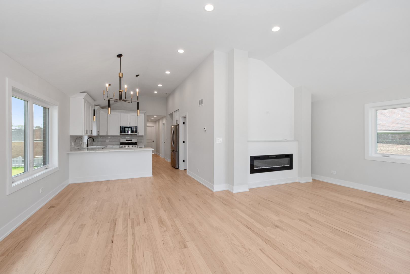 7311 W 58th Street, Summit, IL 60501