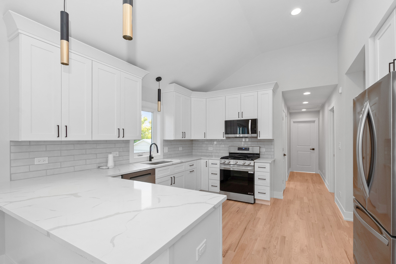 7311 W 58th Street, Summit, IL 60501