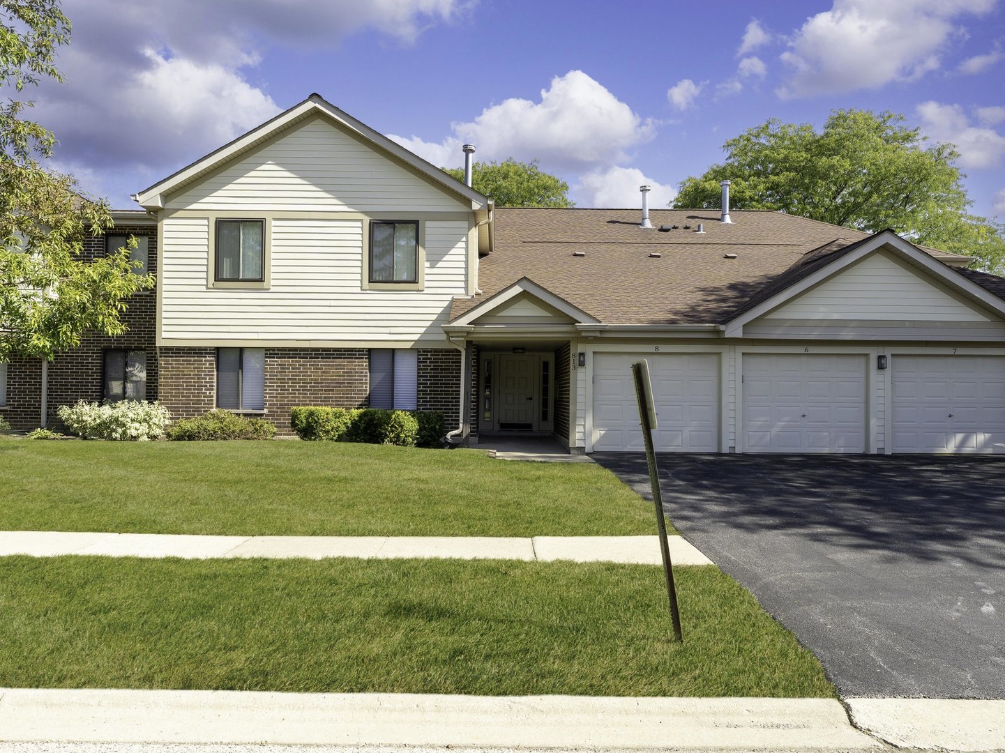 813 E Carriage Lane #5, Palatine, IL 60074