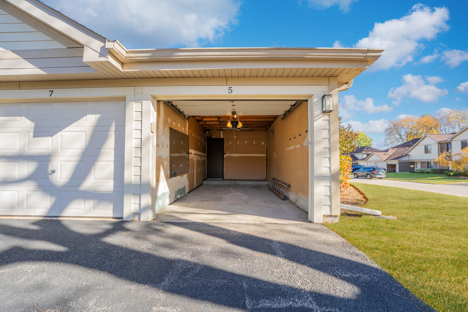 813 E Carriage Lane #5, Palatine, IL 60074