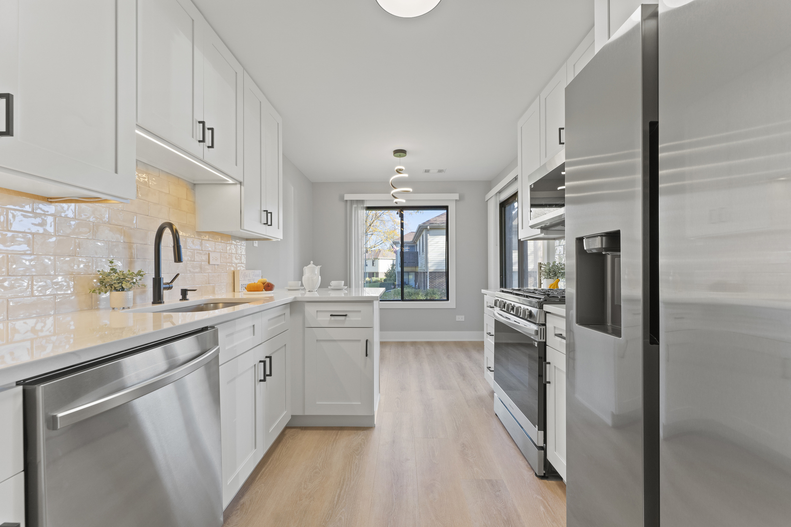 813 E Carriage Lane #5, Palatine, IL 60074