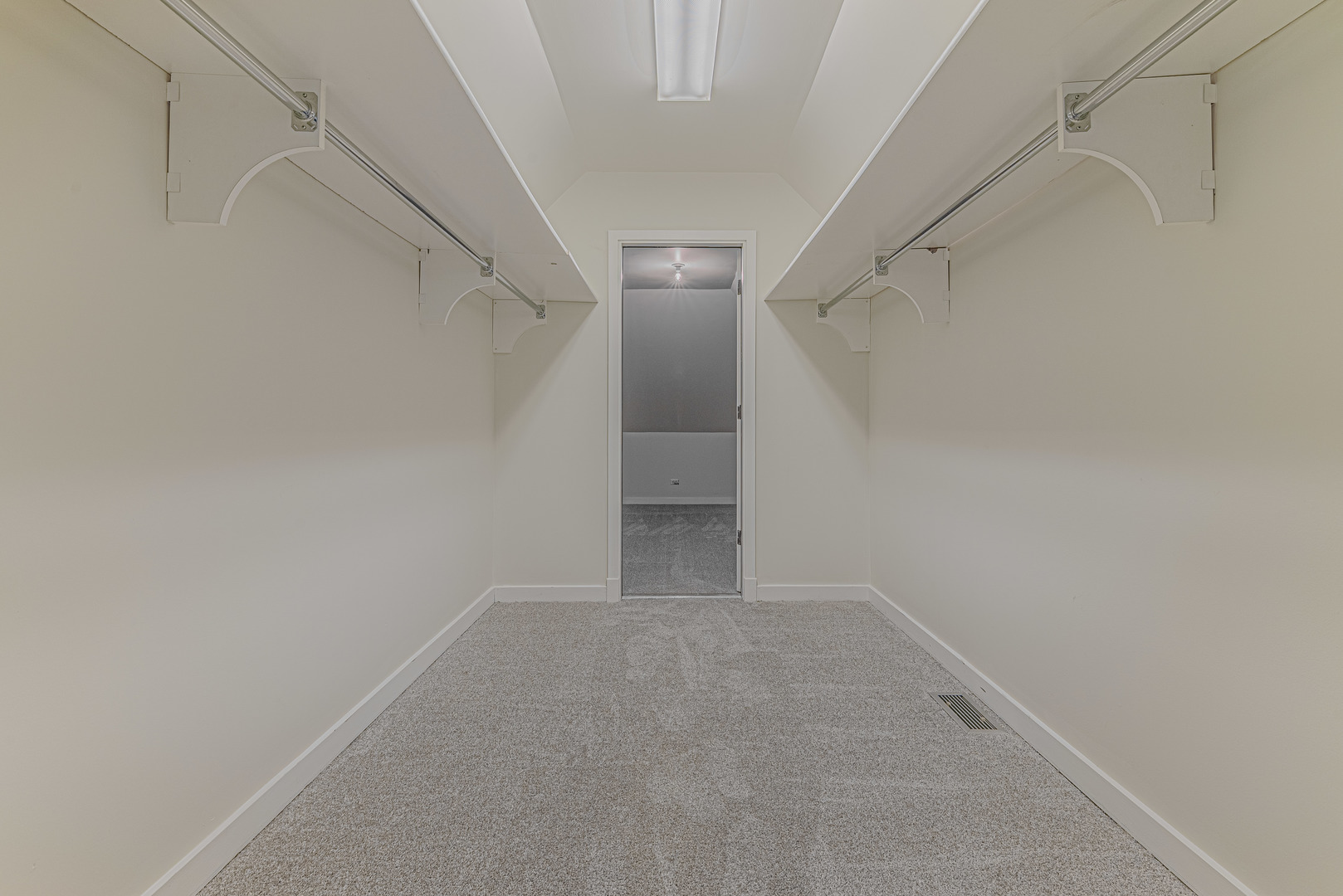 513 Rivershire Place, Lincolnshire, IL 60069