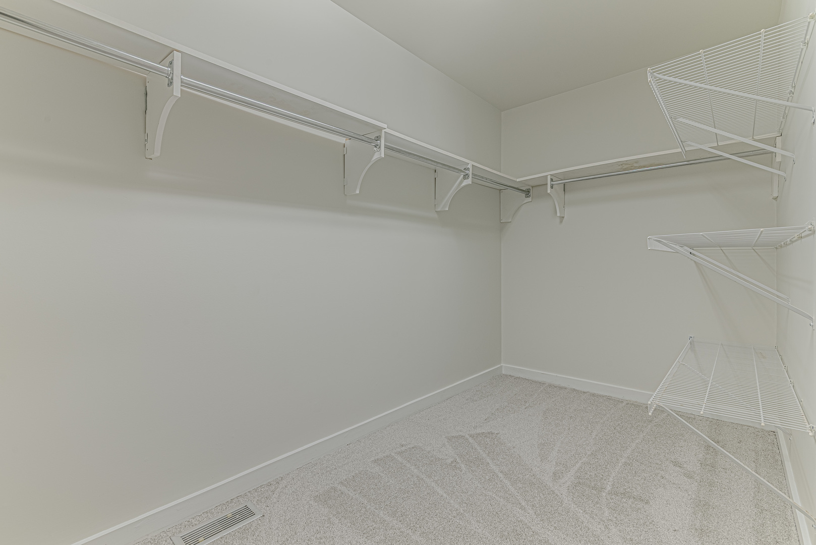 513 Rivershire Place, Lincolnshire, IL 60069