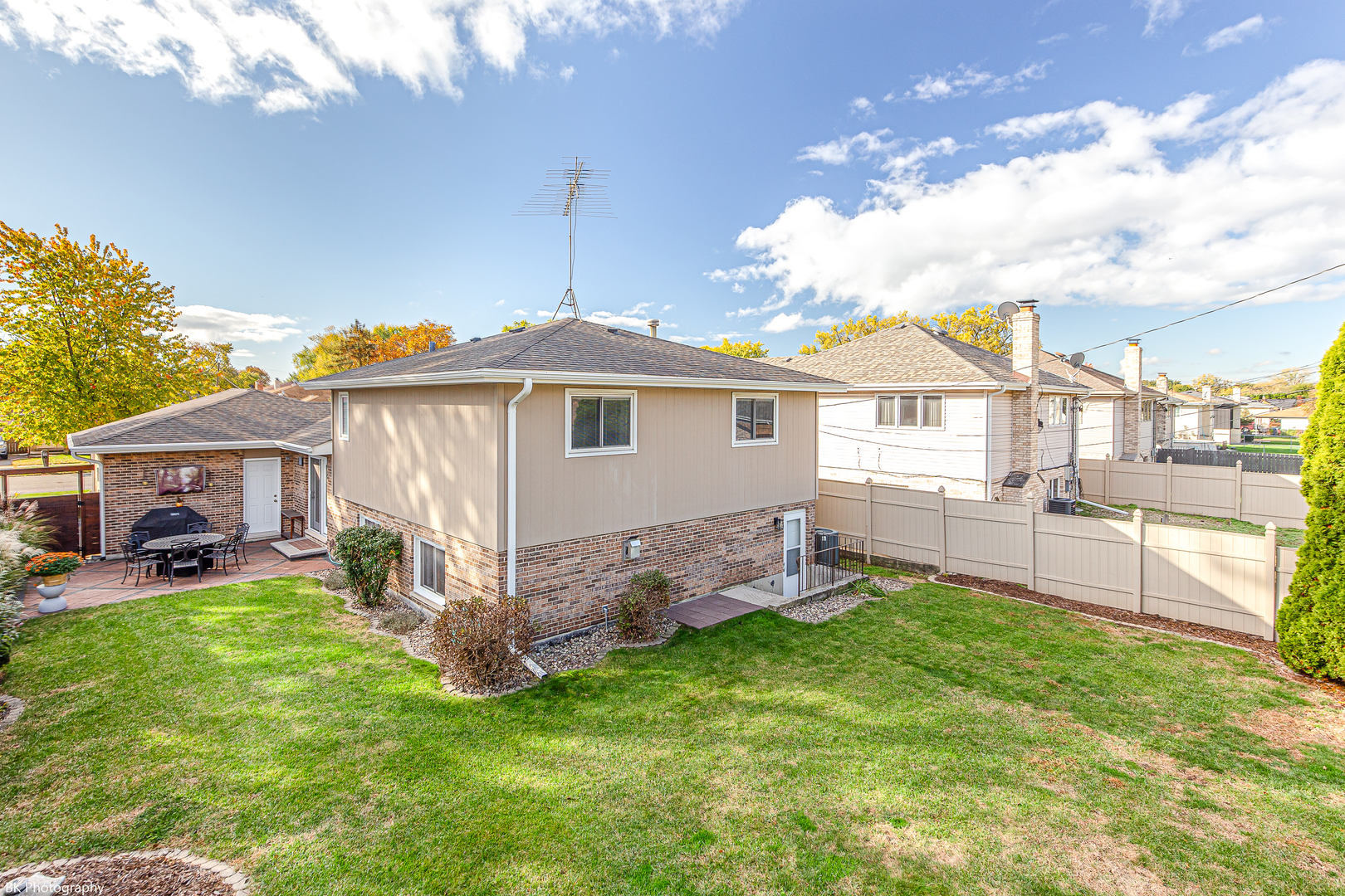 5710 W 89th Place, Oak Lawn, IL 60453