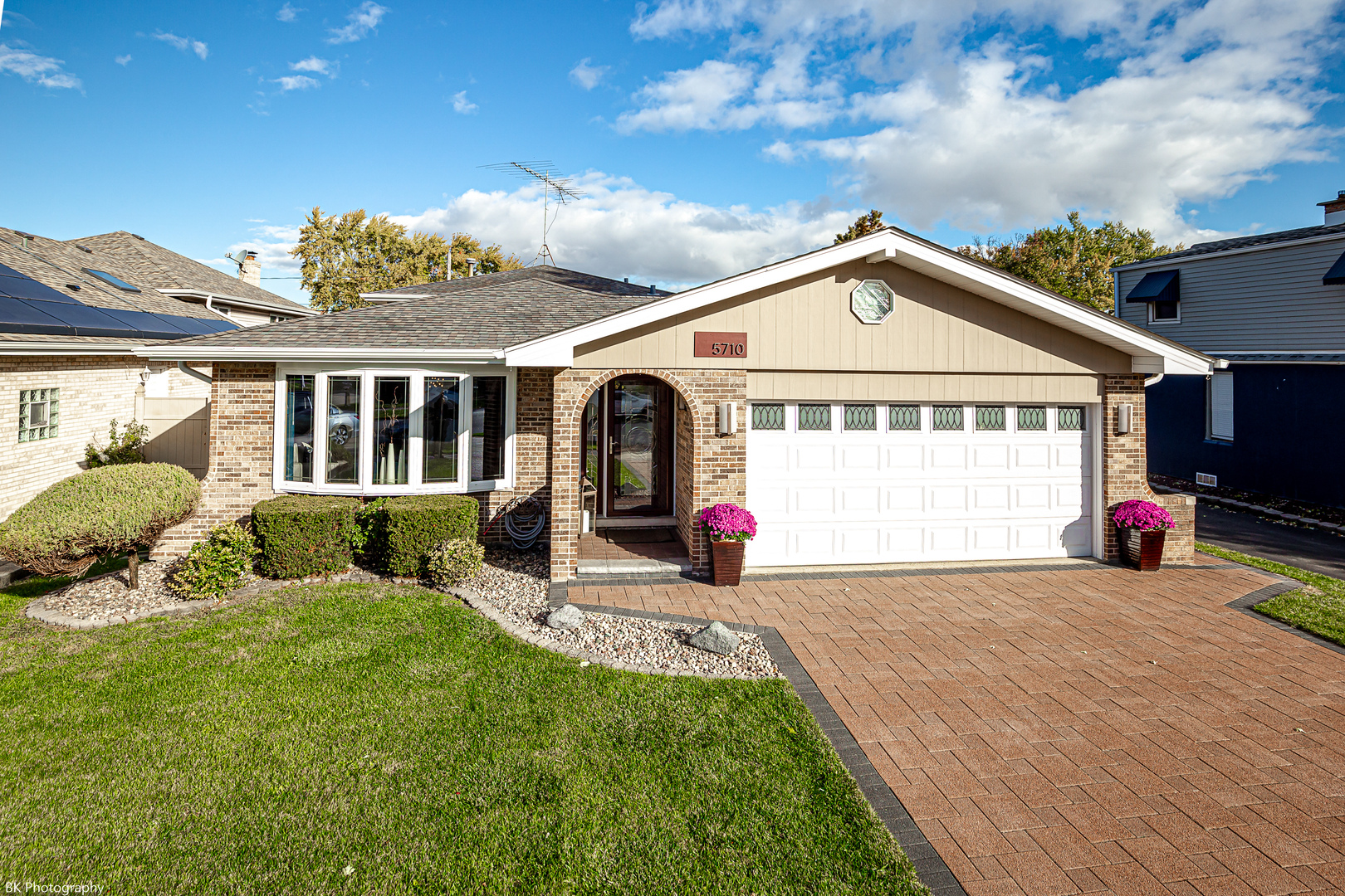 5710 W 89th Place, Oak Lawn, IL 60453