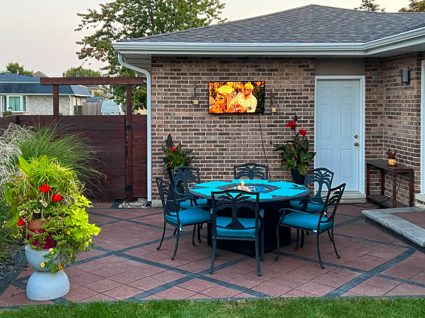 5710 W 89th Place, Oak Lawn, IL 60453