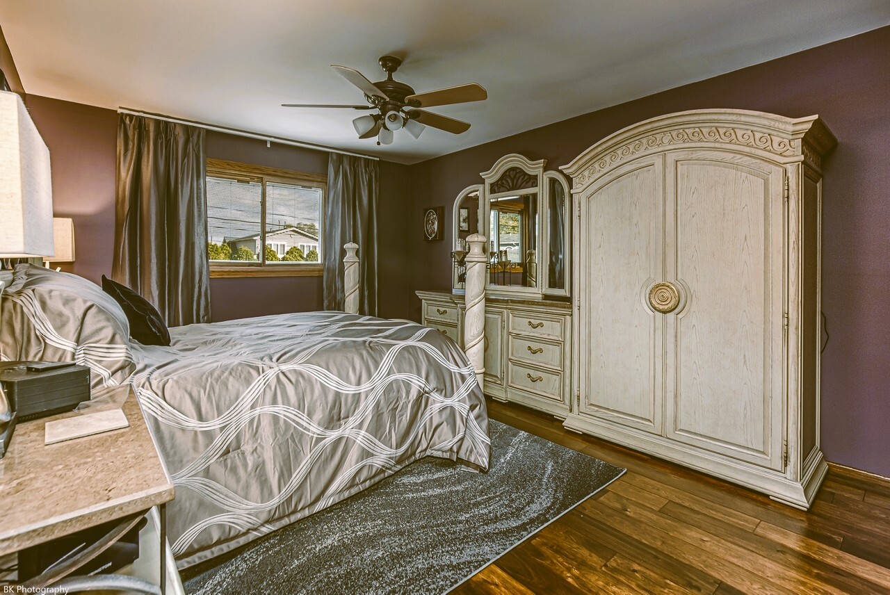 5710 W 89th Place, Oak Lawn, IL 60453