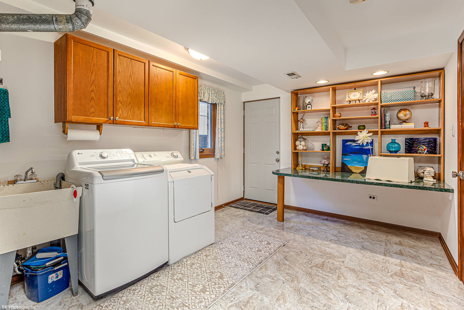 5710 W 89th Place, Oak Lawn, IL 60453