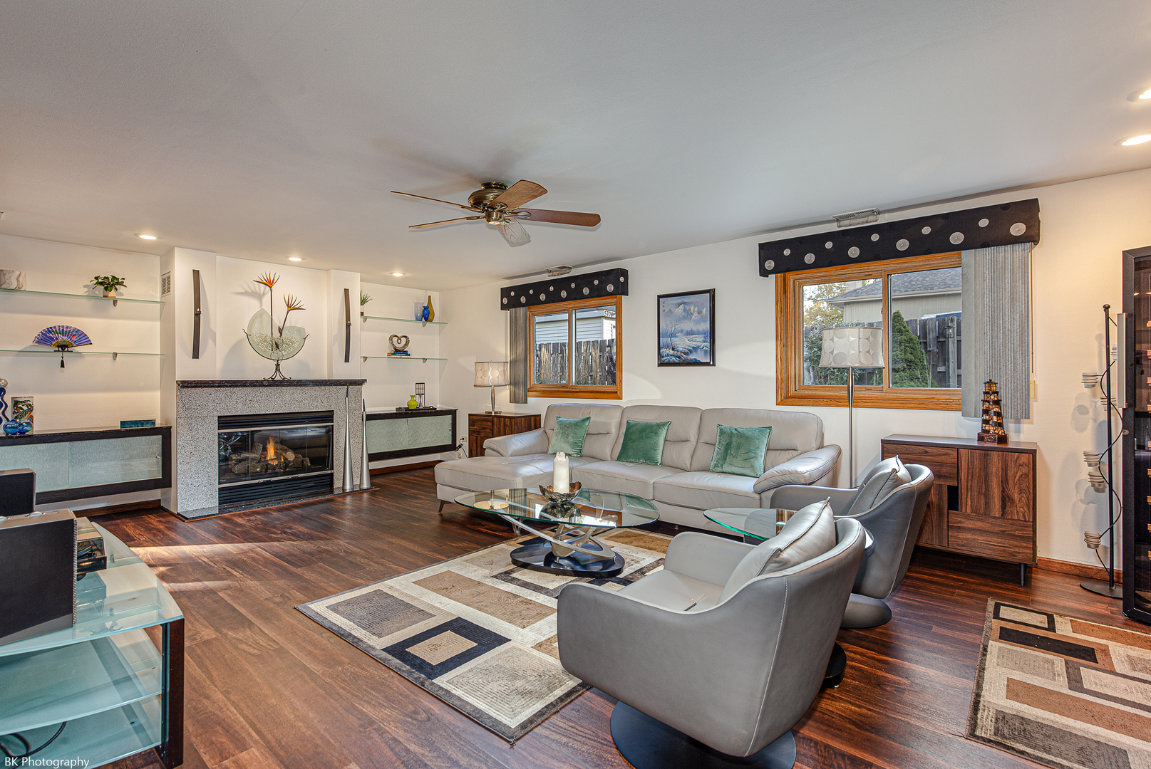 5710 W 89th Place, Oak Lawn, IL 60453