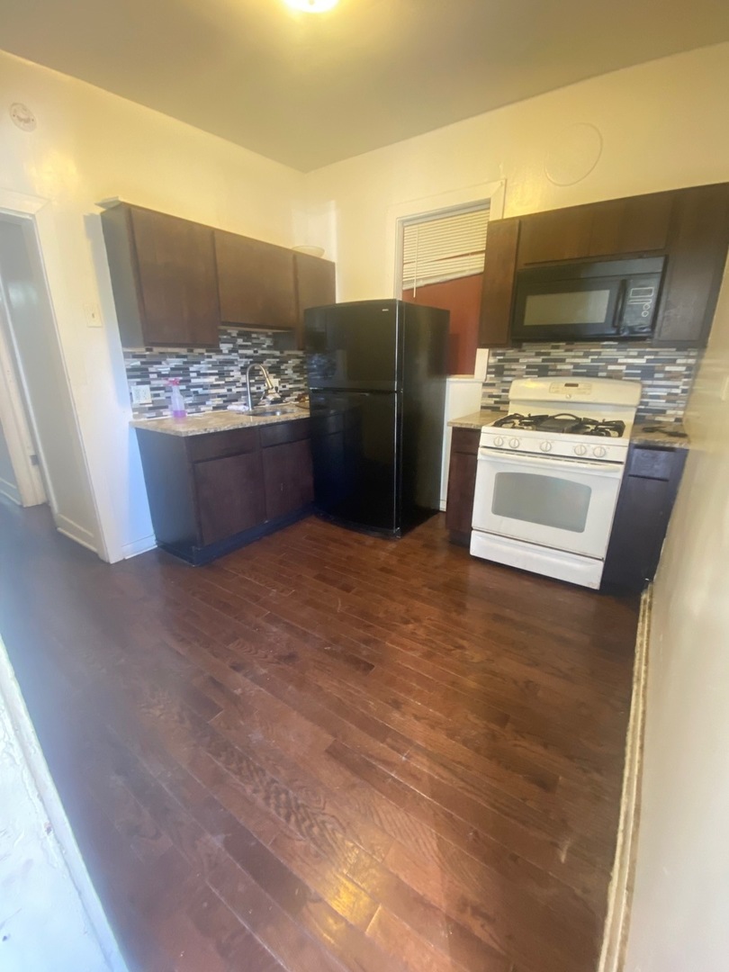 3907 W Monroe Street, Chicago, IL 60624