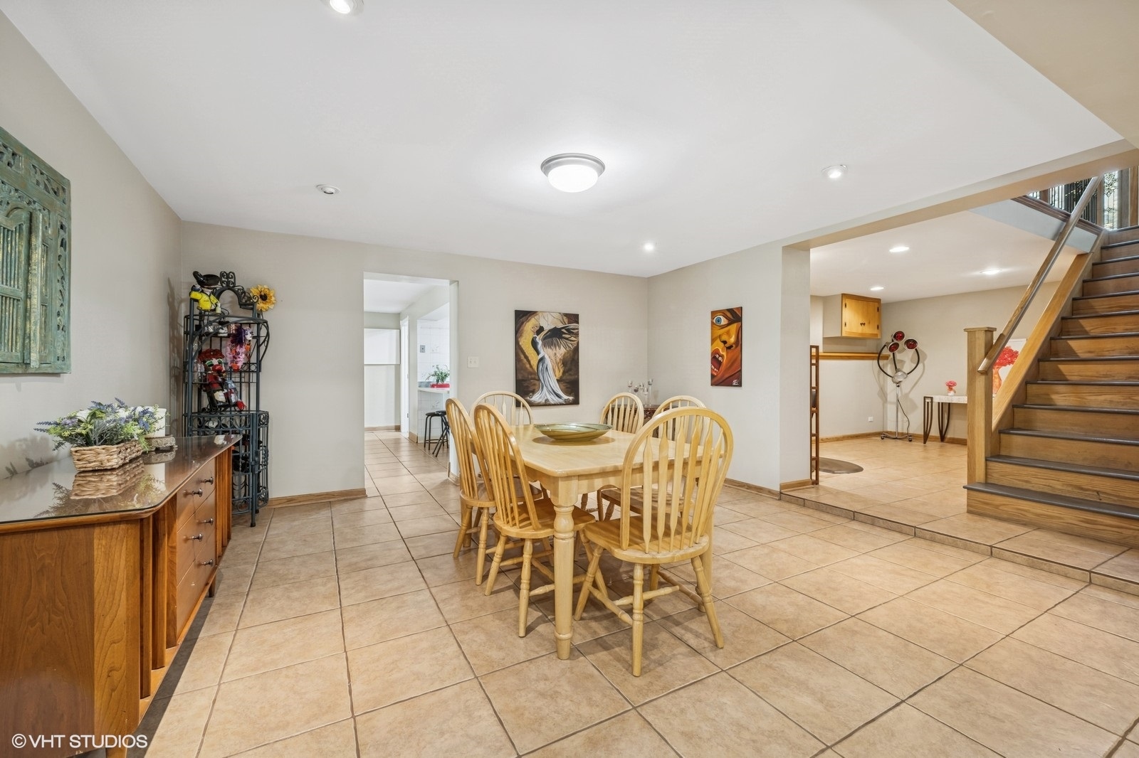 184 A River Road, Lake Barrington, IL 60010