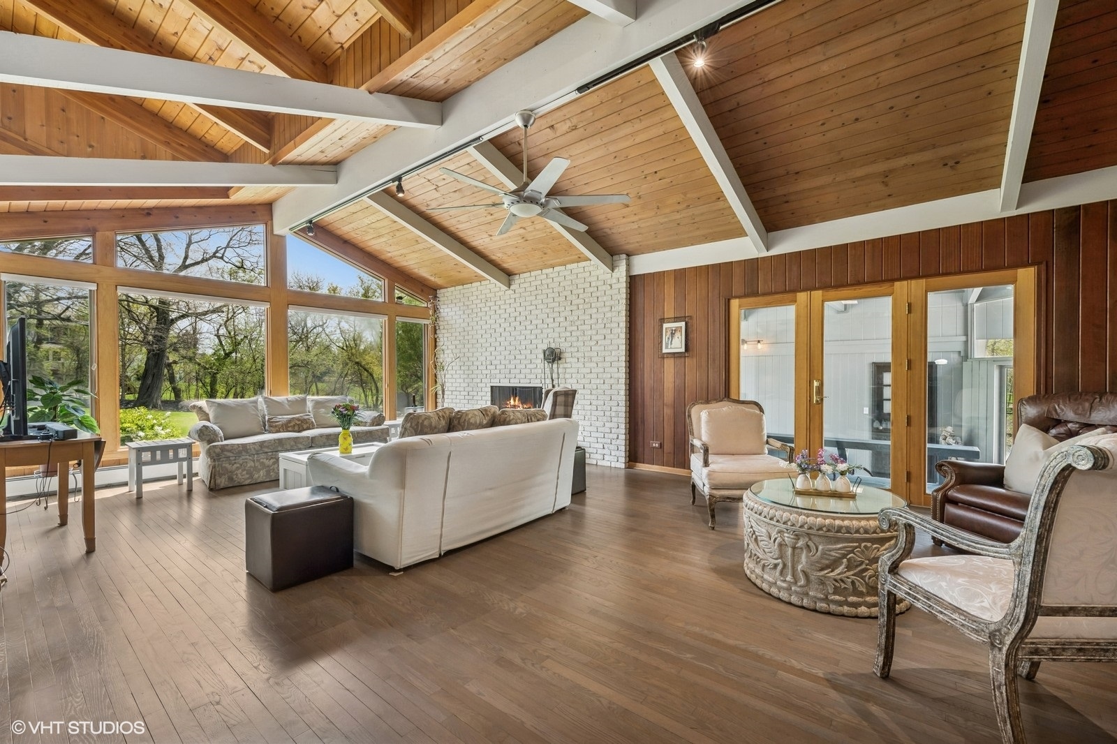 184 A River Road, Lake Barrington, IL 60010