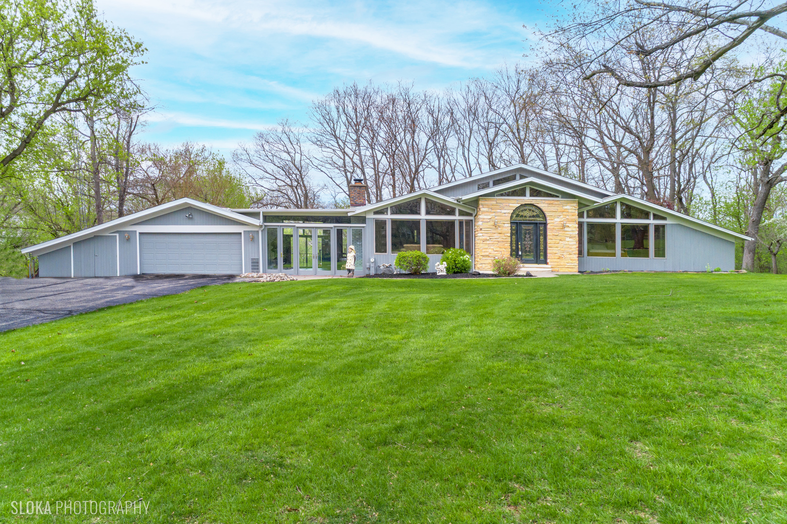 184 A River Road, Lake Barrington, IL 60010