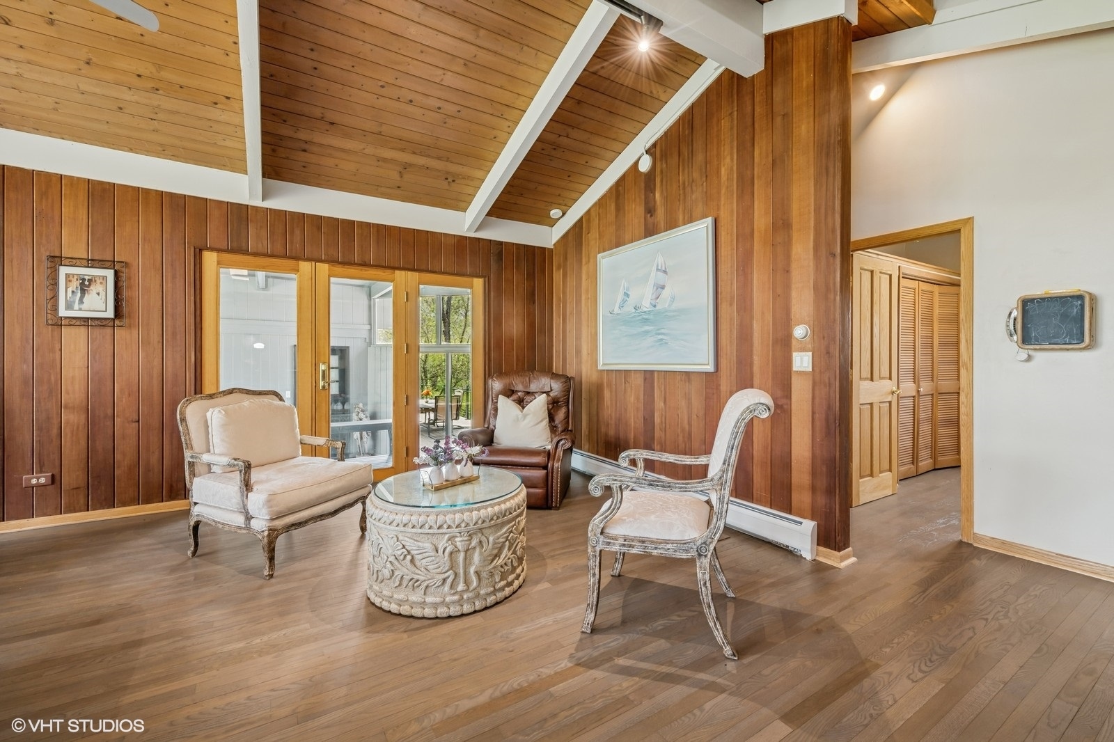 184 A River Road, Lake Barrington, IL 60010