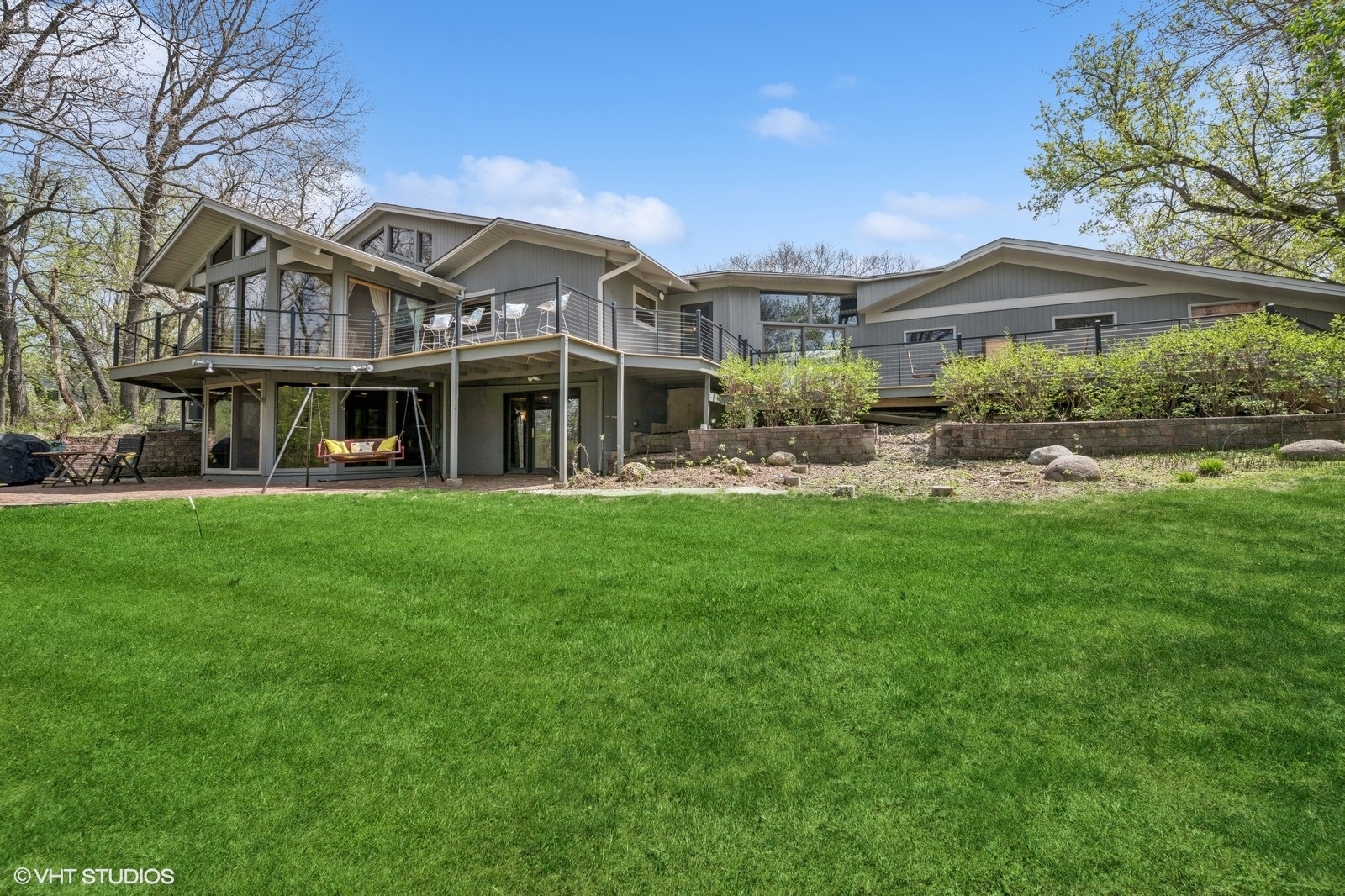 184 A River Road, Lake Barrington, IL 60010