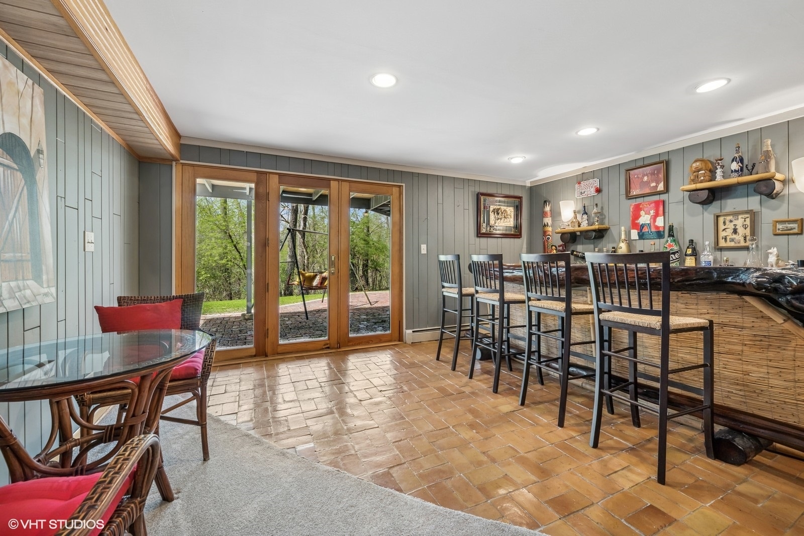 184 A River Road, Lake Barrington, IL 60010