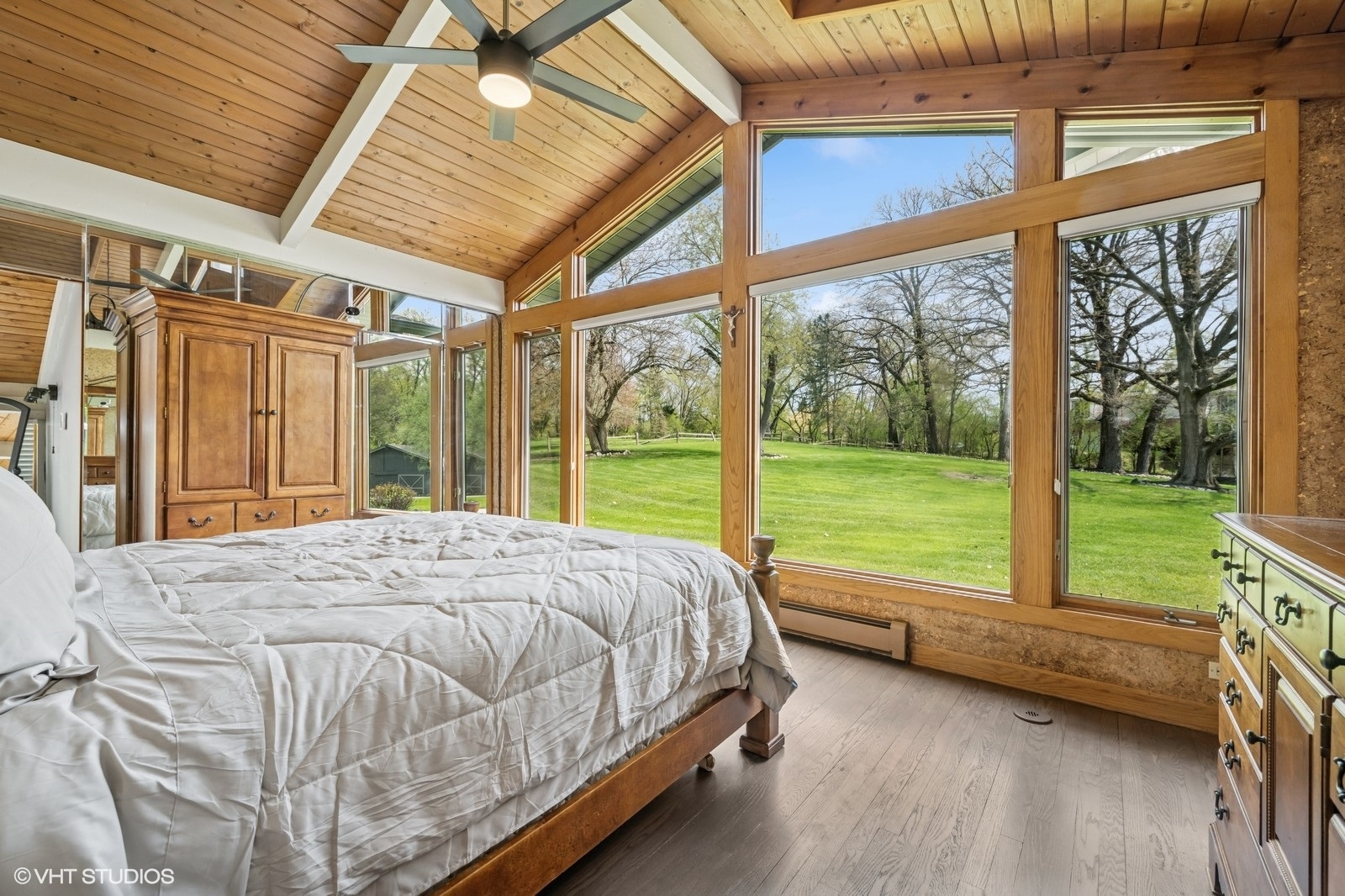 184 A River Road, Lake Barrington, IL 60010