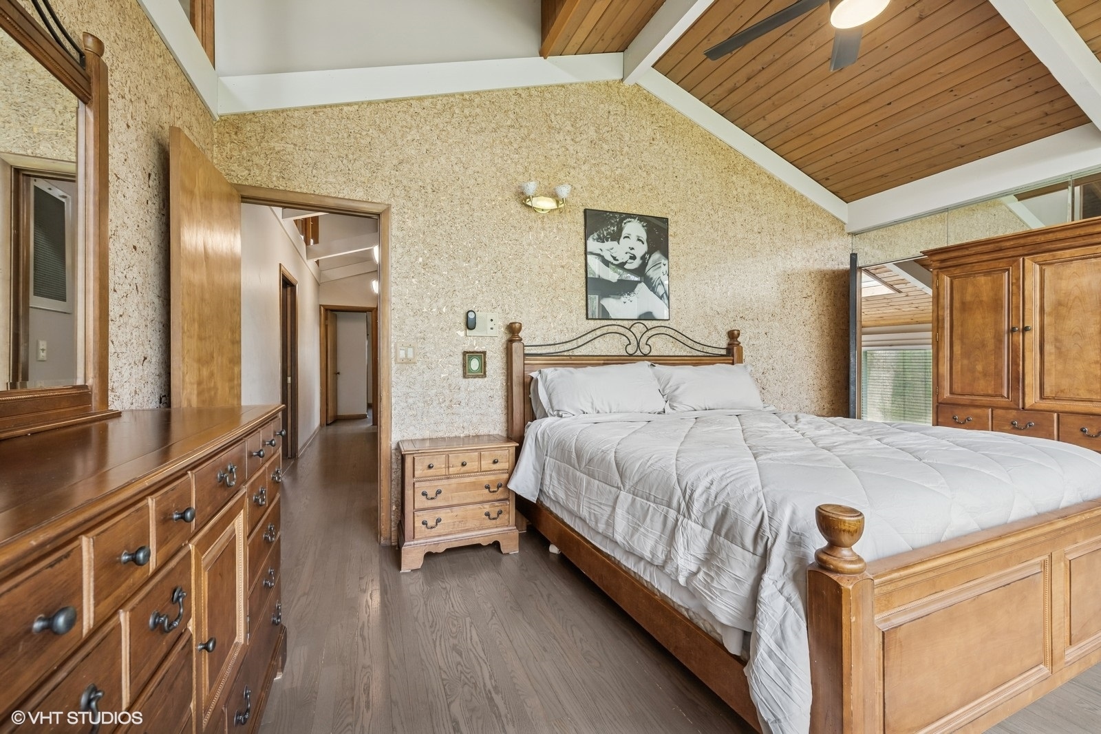 184 A River Road, Lake Barrington, IL 60010