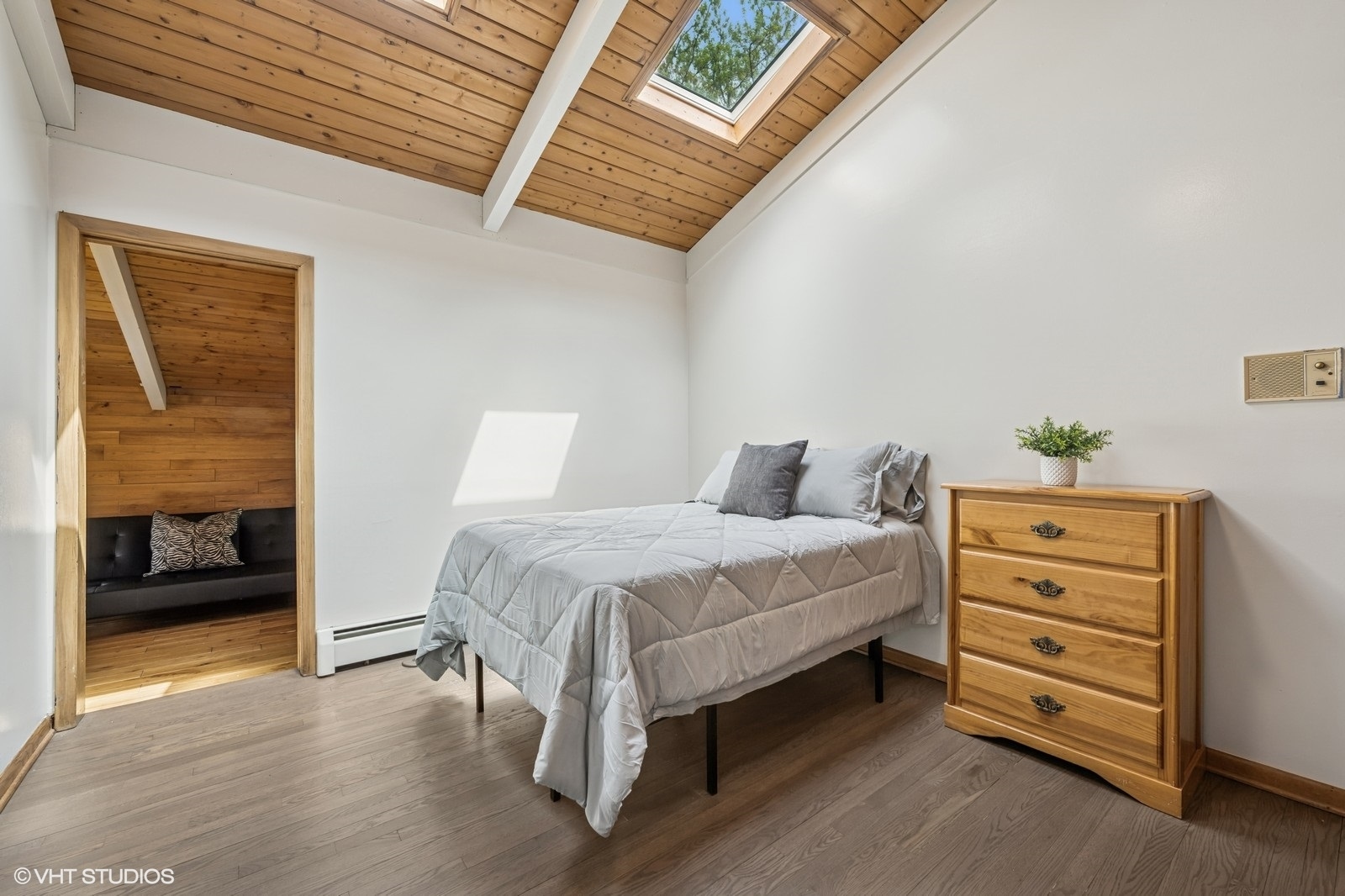 184 A River Road, Lake Barrington, IL 60010