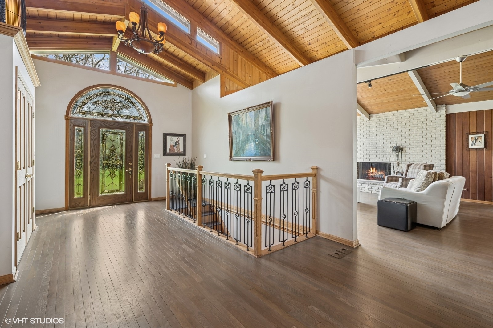 184 A River Road, Lake Barrington, IL 60010