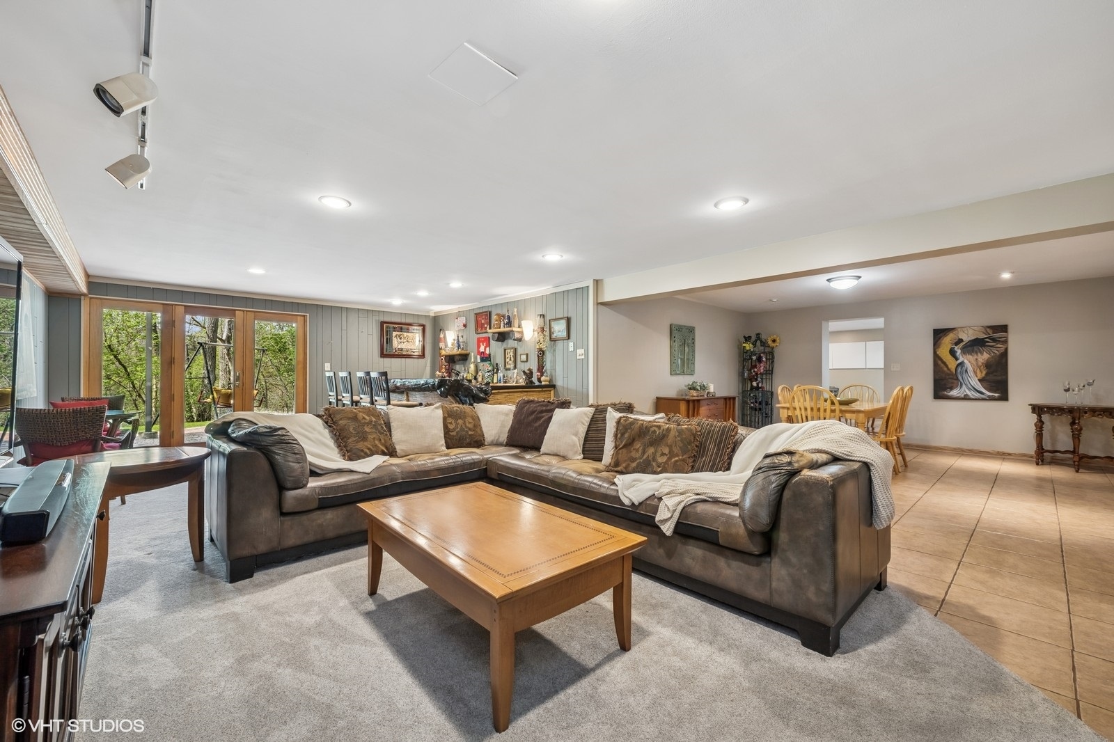 184 A River Road, Lake Barrington, IL 60010