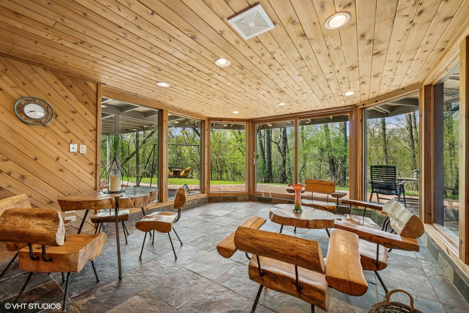 184 A River Road, Lake Barrington, IL 60010