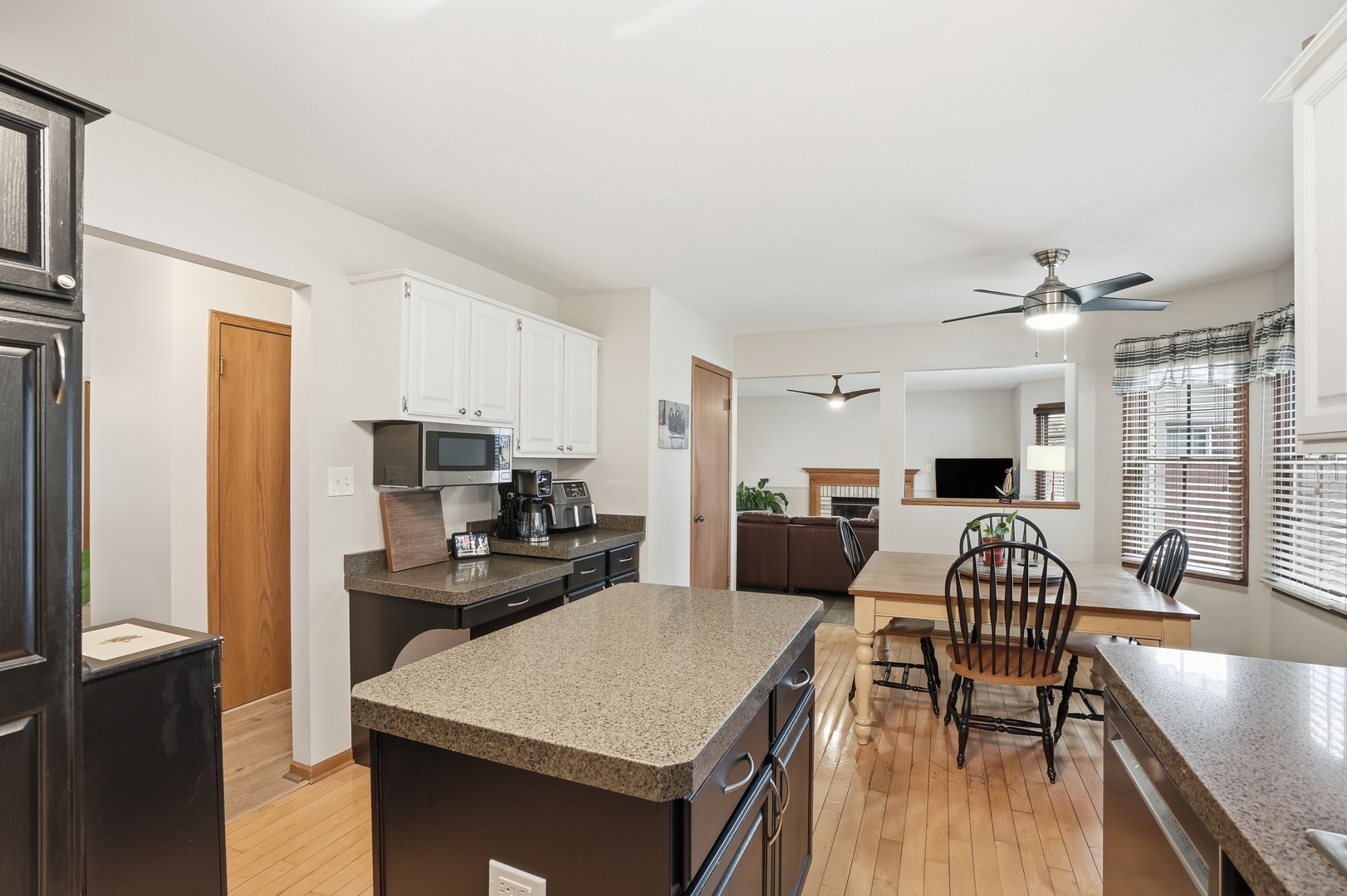 18328 Country Lane, Lansing, IL 60438