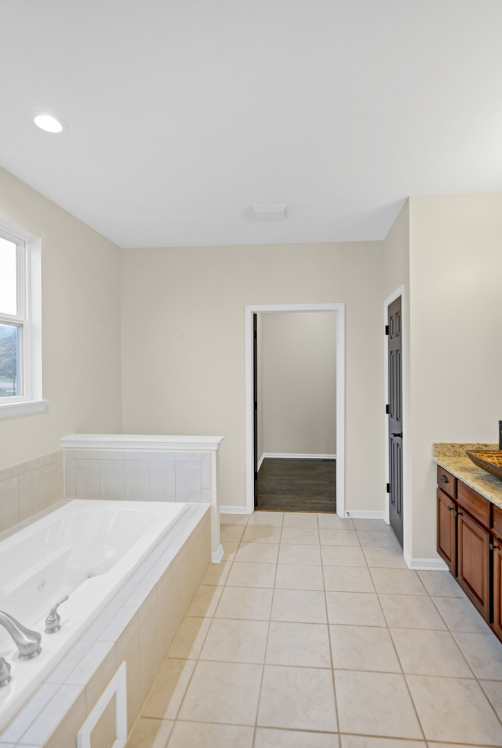 2660 Harnish Drive, Algonquin, IL 60102