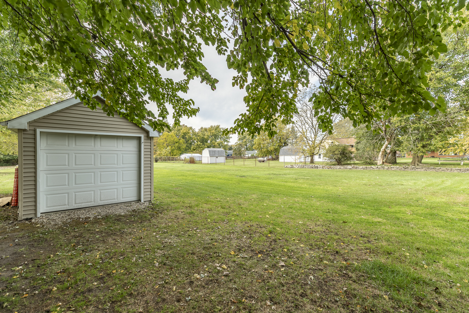 18622 Burnham Avenue, Lansing, IL 60438