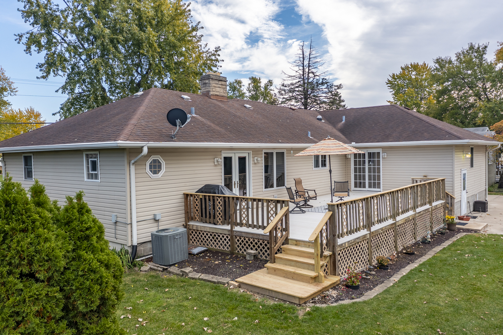 18622 Burnham Avenue, Lansing, IL 60438