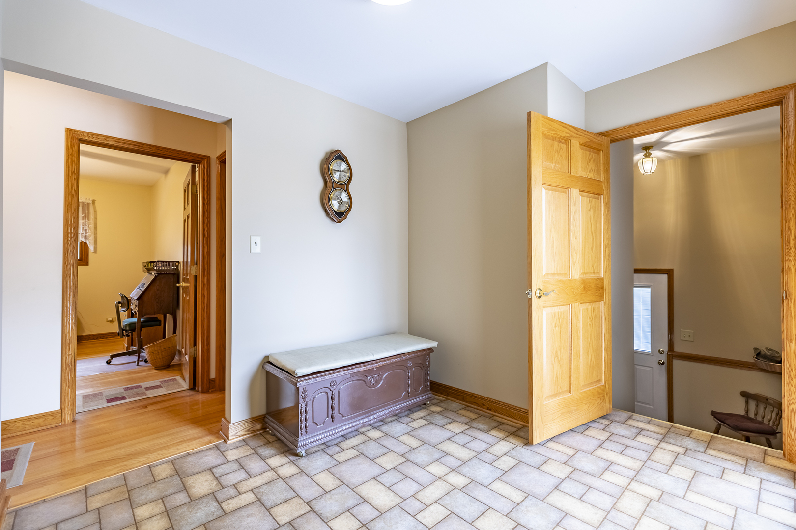 18622 Burnham Avenue, Lansing, IL 60438