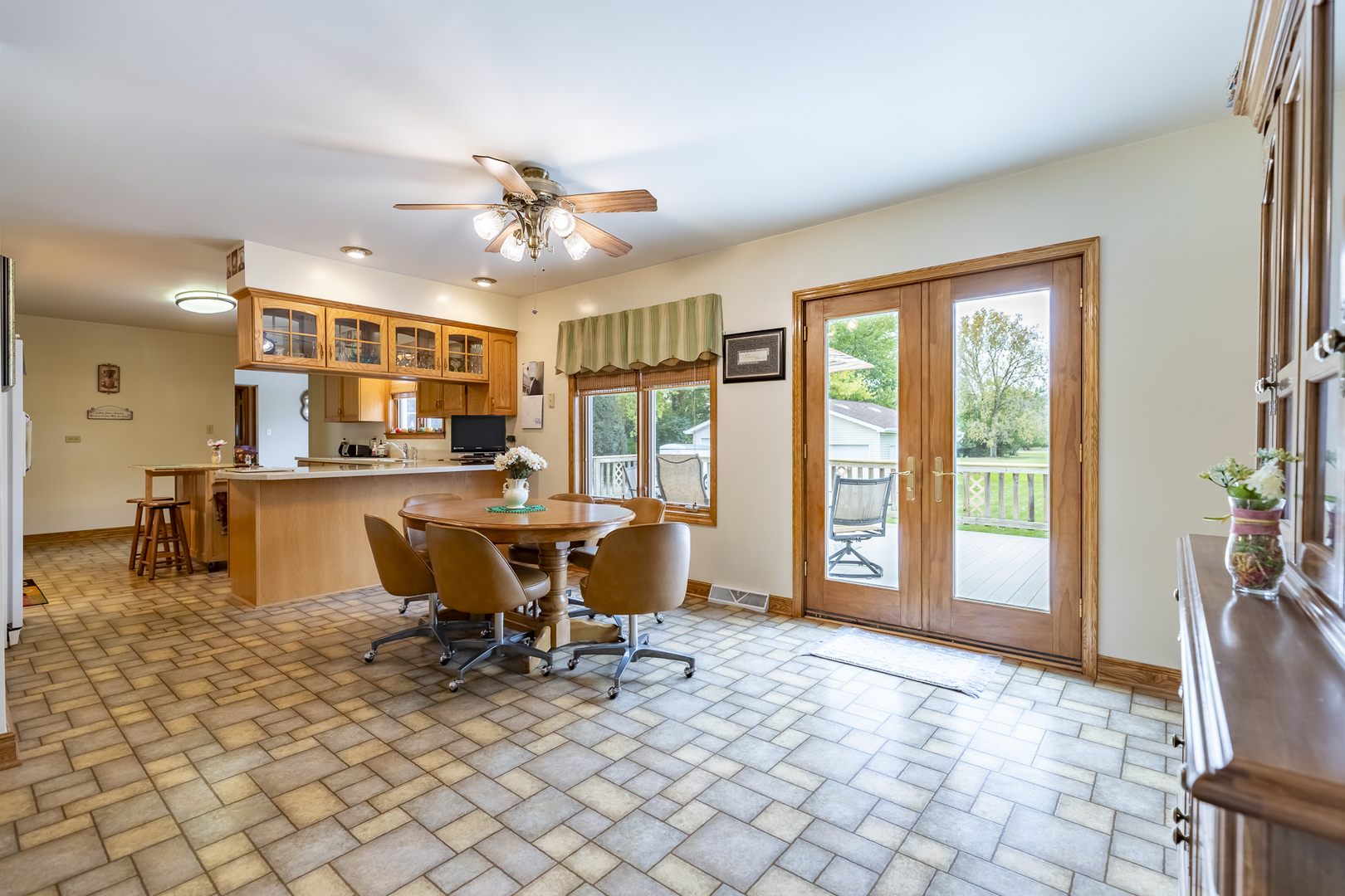 18622 Burnham Avenue, Lansing, IL 60438