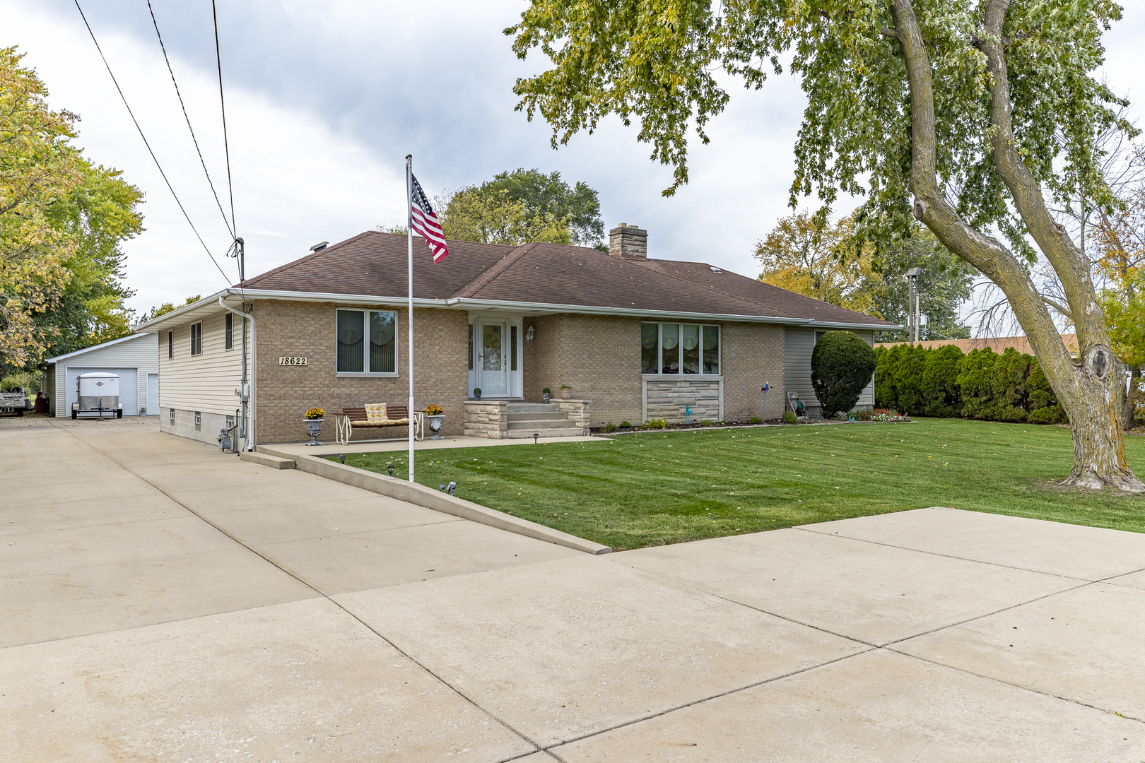 18622 Burnham Avenue, Lansing, IL 60438