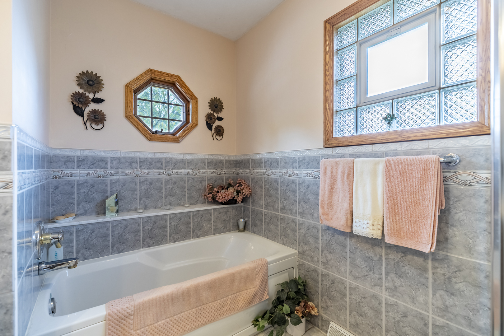 18622 Burnham Avenue, Lansing, IL 60438