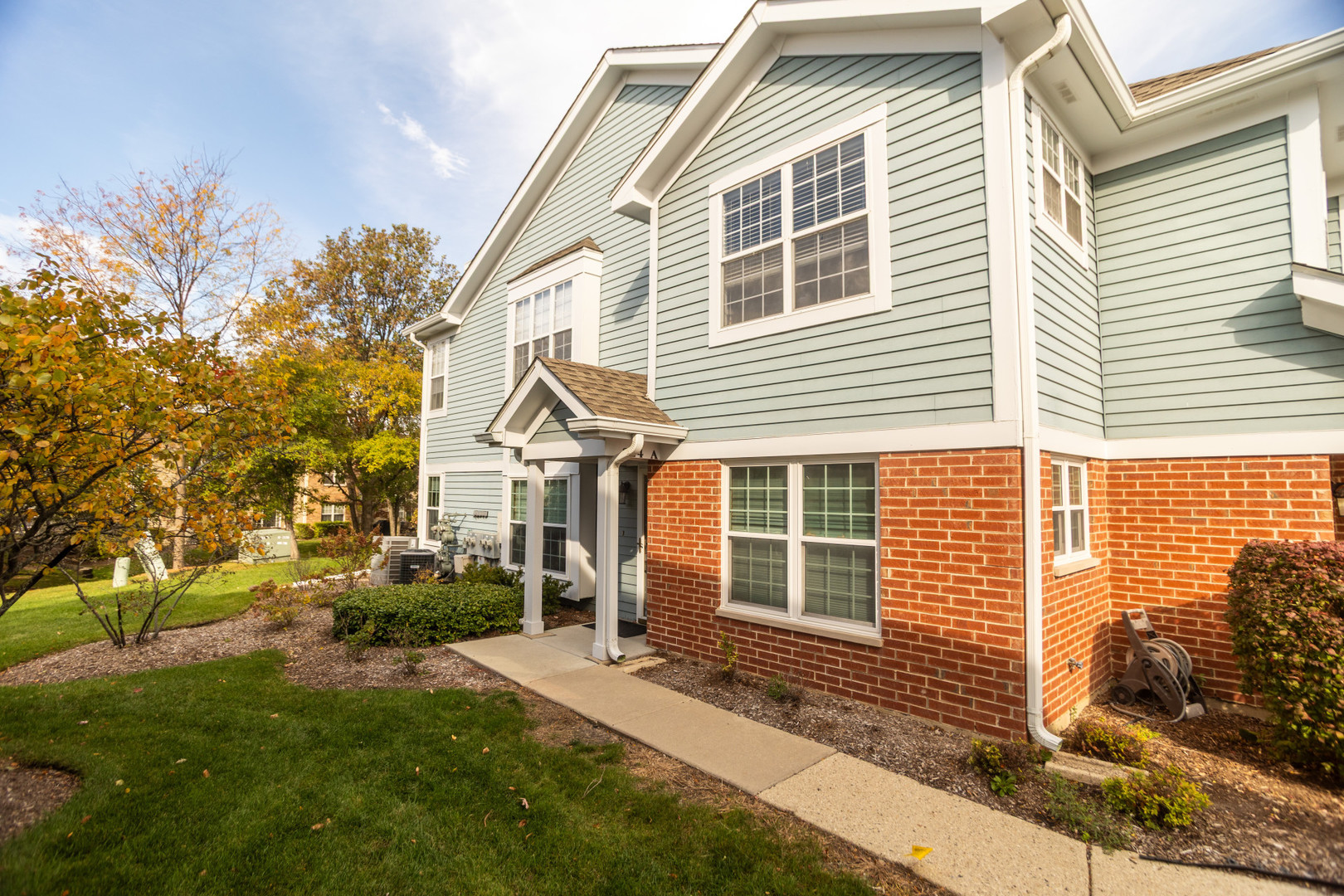 224 Winnsboro Court #A, Schaumburg, IL 60193