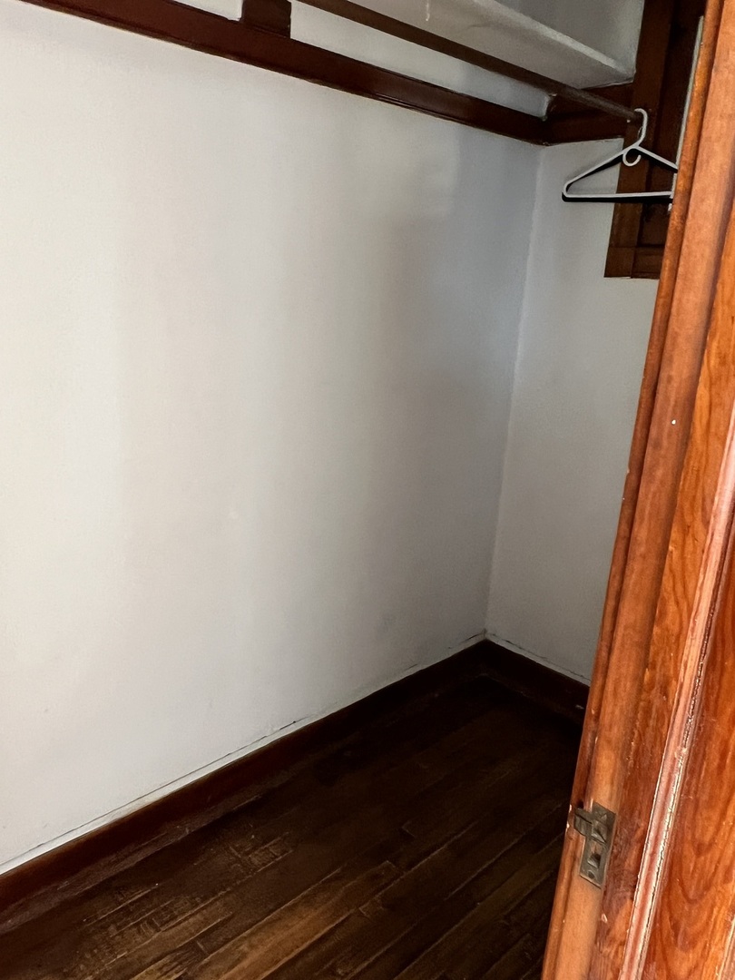 4555 S Francisco Avenue, Chicago, IL 60632