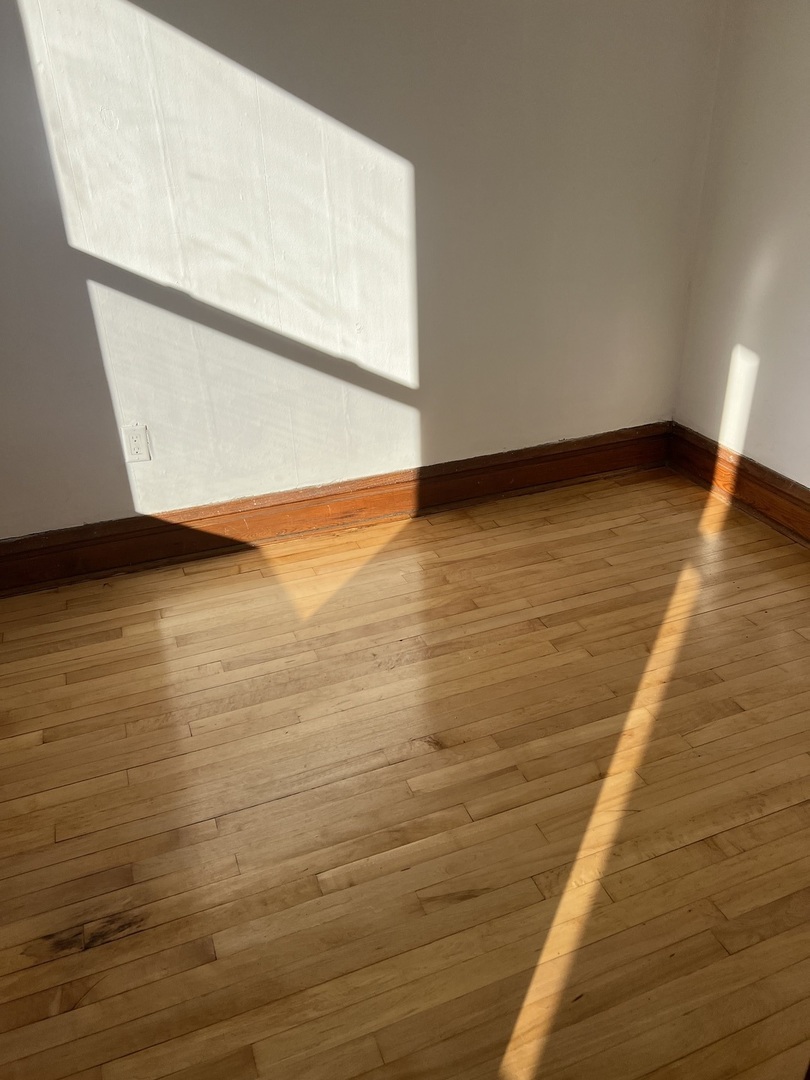 4555 S Francisco Avenue, Chicago, IL 60632