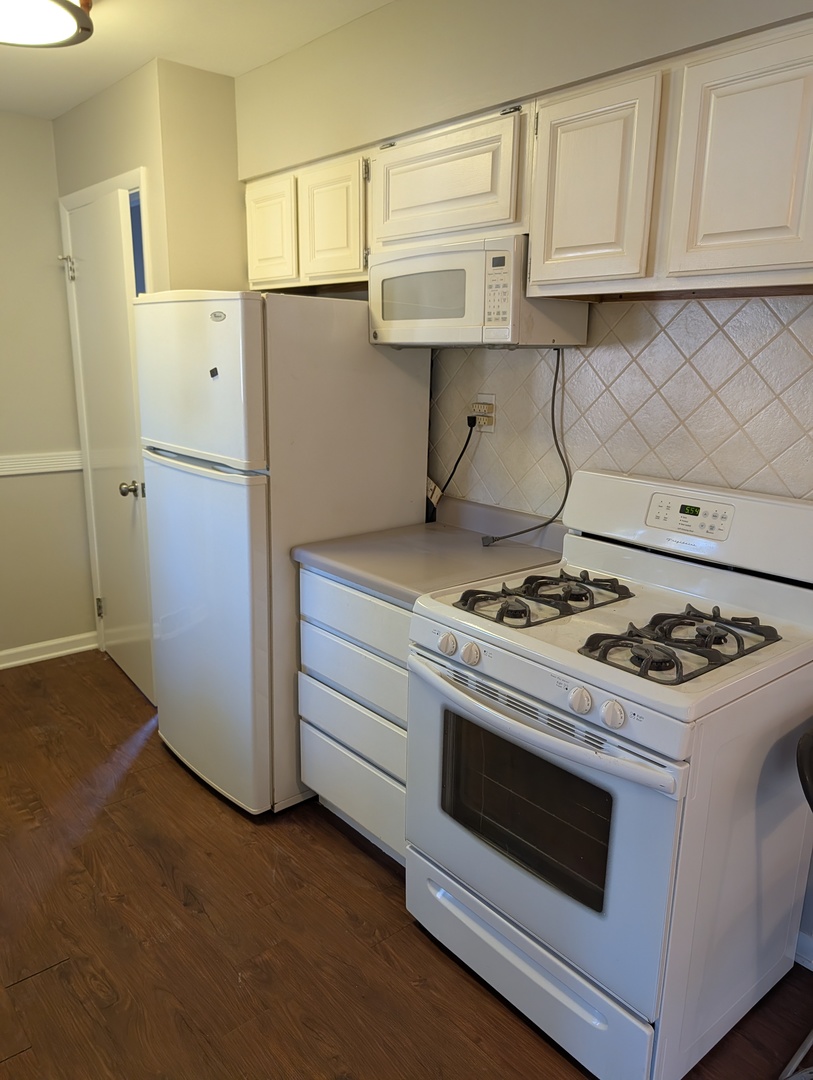 342 Sunrise Avenue, Willowbrook, IL 60527