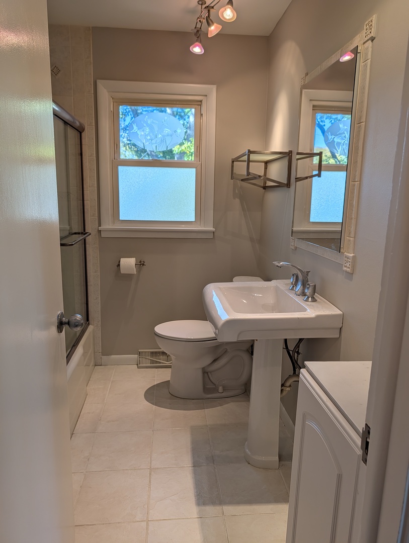 342 Sunrise Avenue, Willowbrook, IL 60527