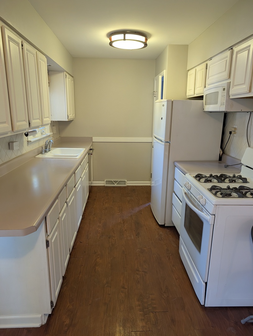 342 Sunrise Avenue, Willowbrook, IL 60527