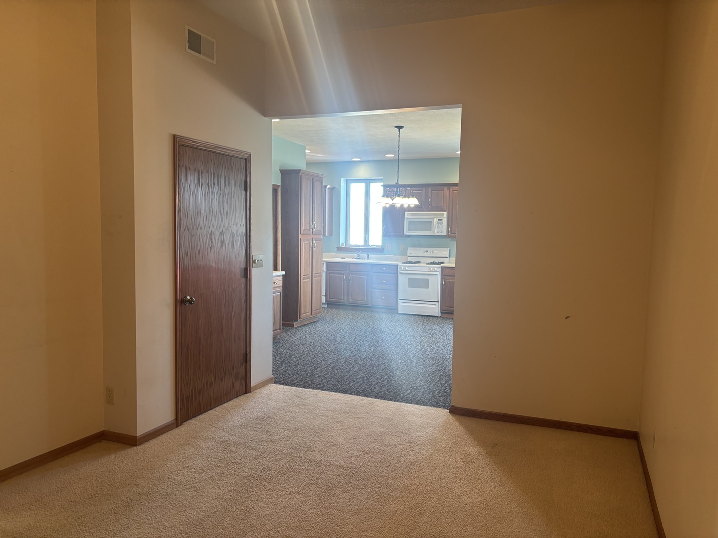 320 N Main Street, Roanoke, IL 61561