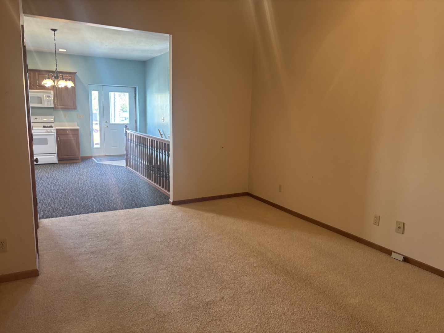 320 N Main Street, Roanoke, IL 61561