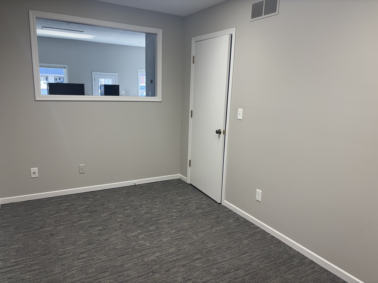 320 N Main Street, Roanoke, IL 61561