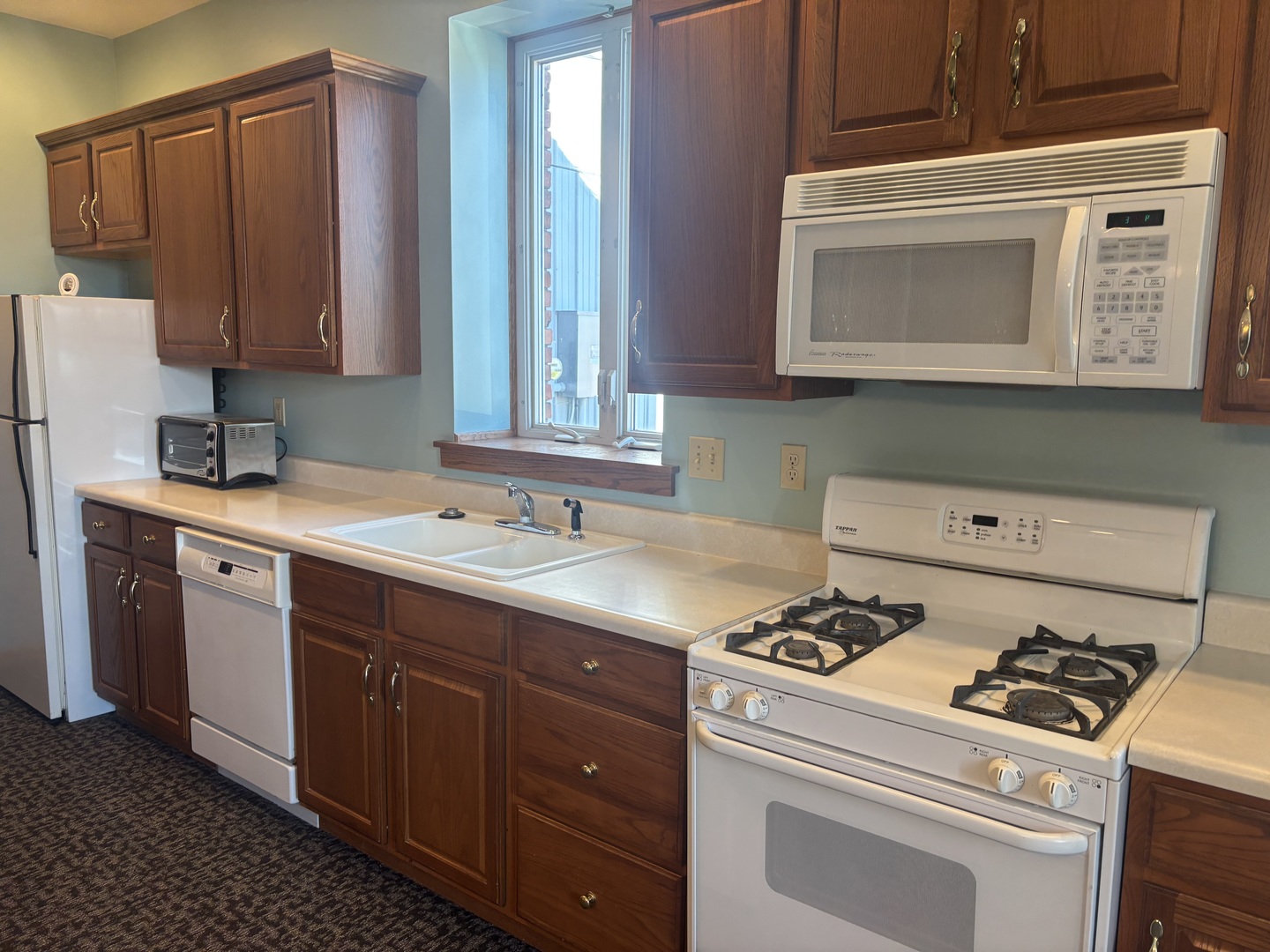 320 N Main Street, Roanoke, IL 61561