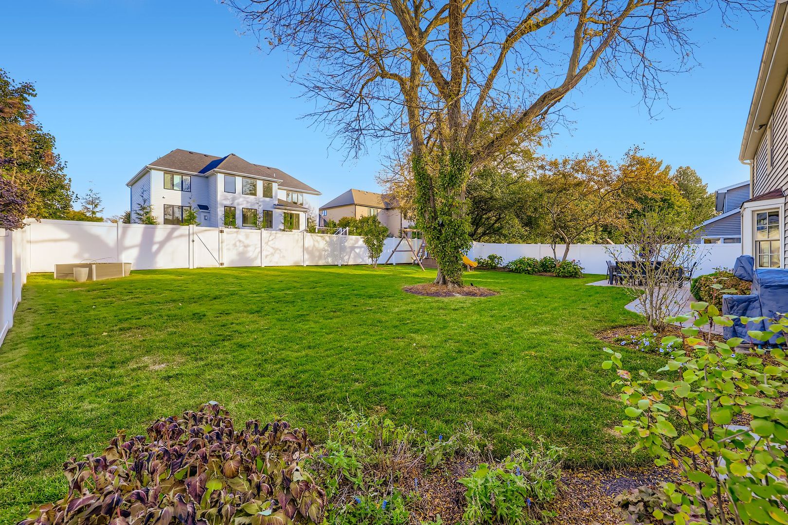 2S481 White Birch Lane, Wheaton, IL 60189