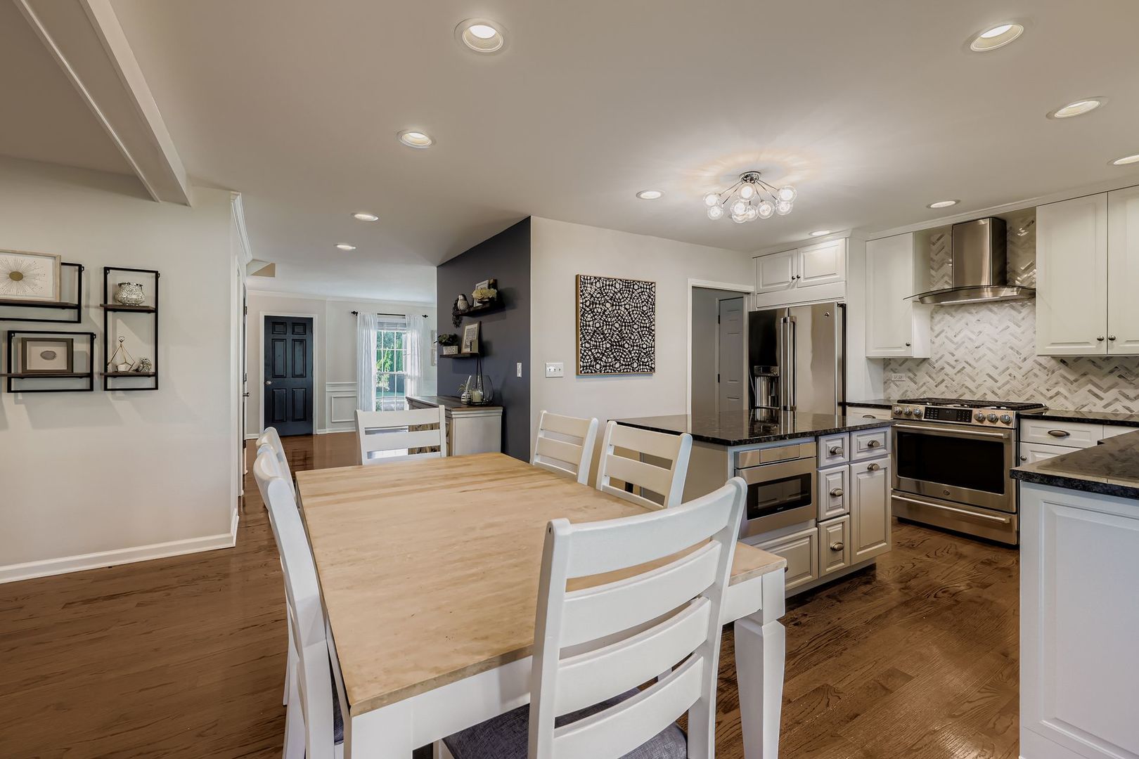 2S481 White Birch Lane, Wheaton, IL 60189