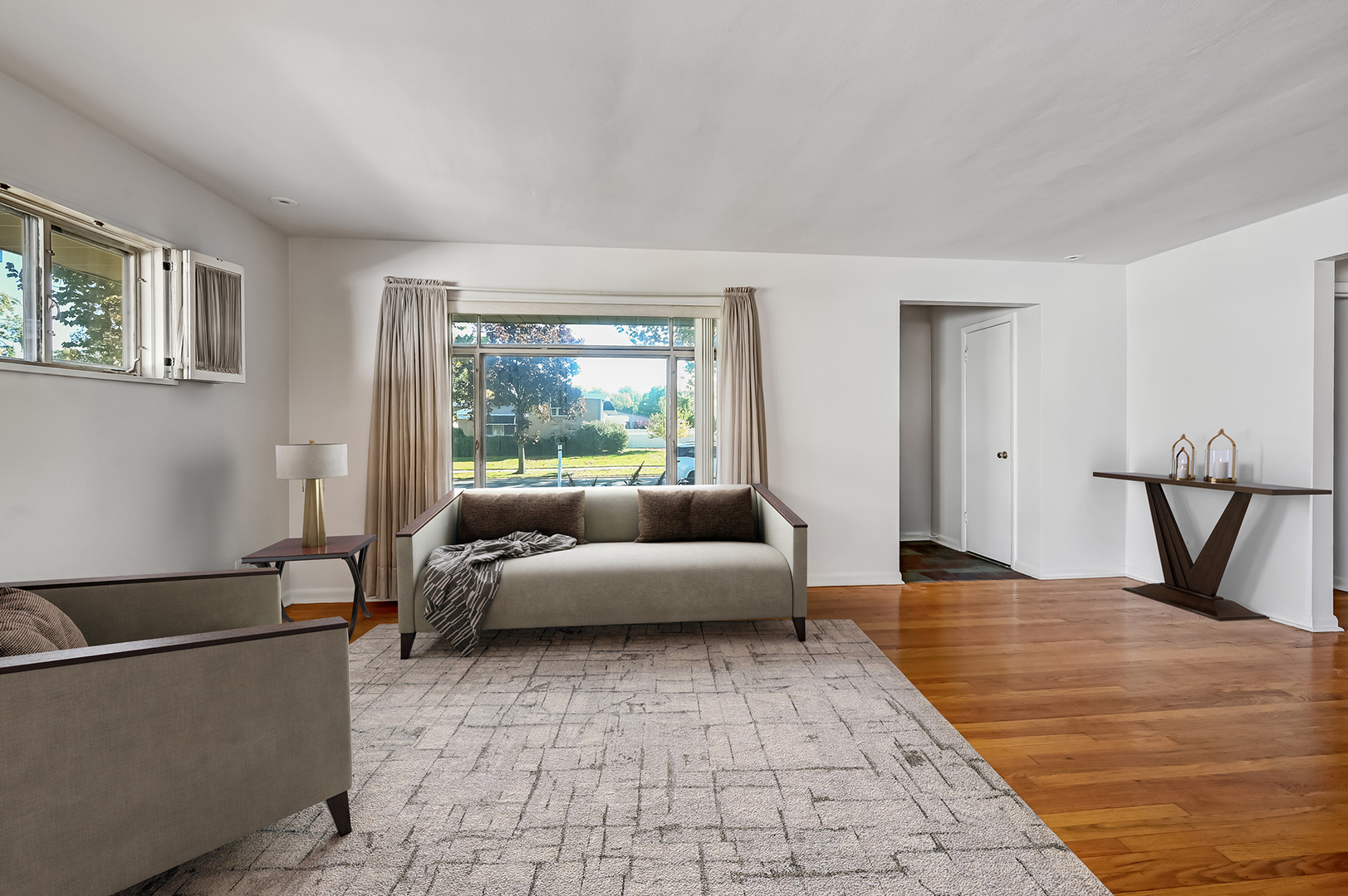 2316 Boeger Avenue, Westchester, IL 60154